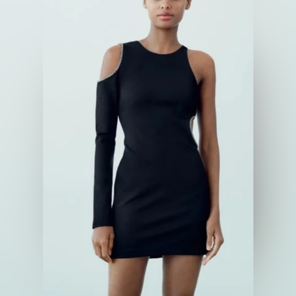NWT Zara Cutout Shoulder/Waist Rhinestone Cocktail Dress‎ in Black - M
